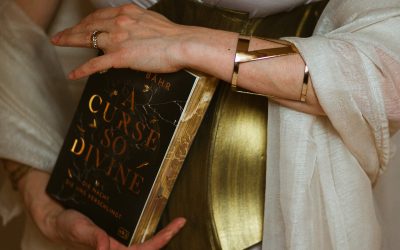 A Curse so Divine von Emily Bähr